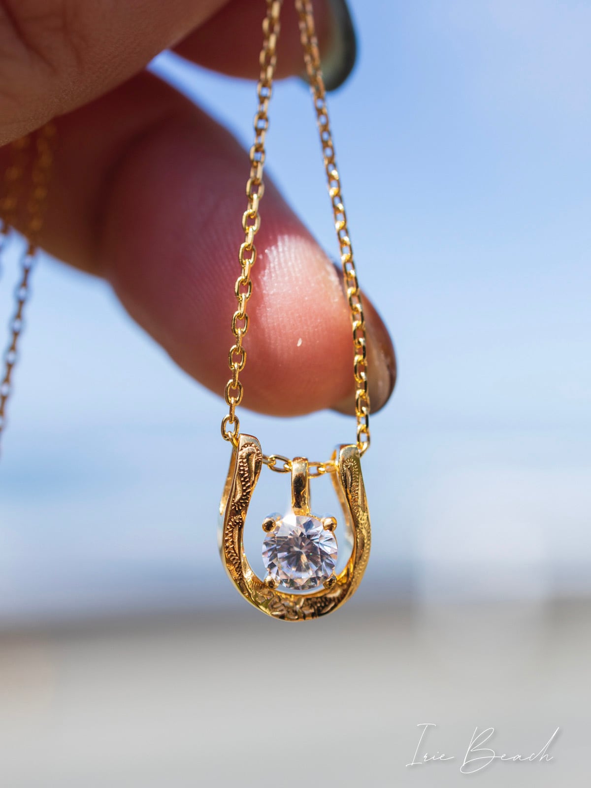 Horseshoe zirconia necklace | IRIEBEACH