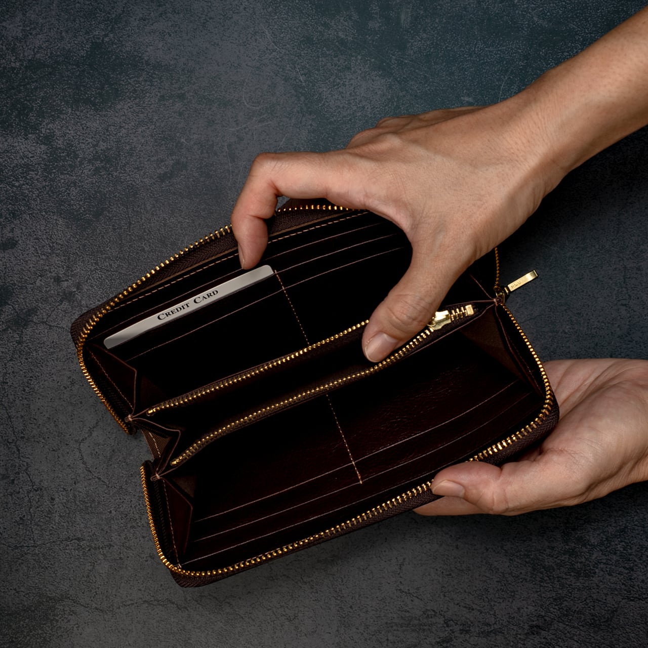 フルジップ長財布 メンズ レディース 御山杉 牛革 天然木 小銭入れ 木製 防水コーティング 日本製 一点物 全8色（ブラック/チョコ/グリーン/キャメル/ベージュ/アクア/レッド/ピンク）ギフト 三重県 伊勢 神宮 外宮参道COMISE 伊勢の銘木「御山杉」 フルジップ 長財布｜選べる8色 | 外宮参道