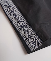 【SUNS】NATIVE PATTERN LINE TAPE BOARDSHORTS［RSW085］