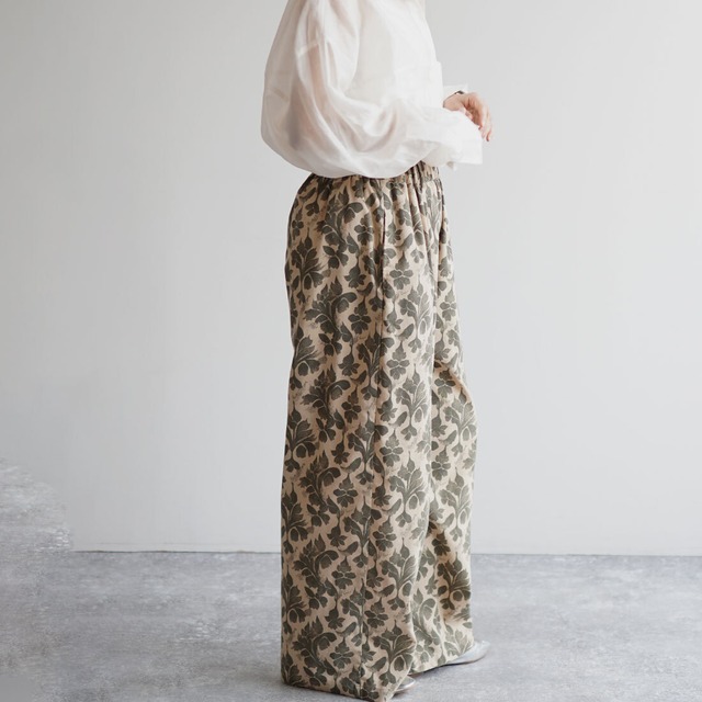 プリント柄パンツ