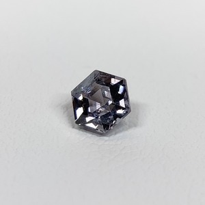 スピネル 六角形  約3.9*2.9mm r-0554