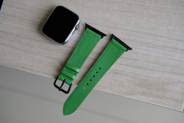 【送料無料】フランス産スイフトレザー　アップルウォッチバンド　腕時計ベルト　グリーン