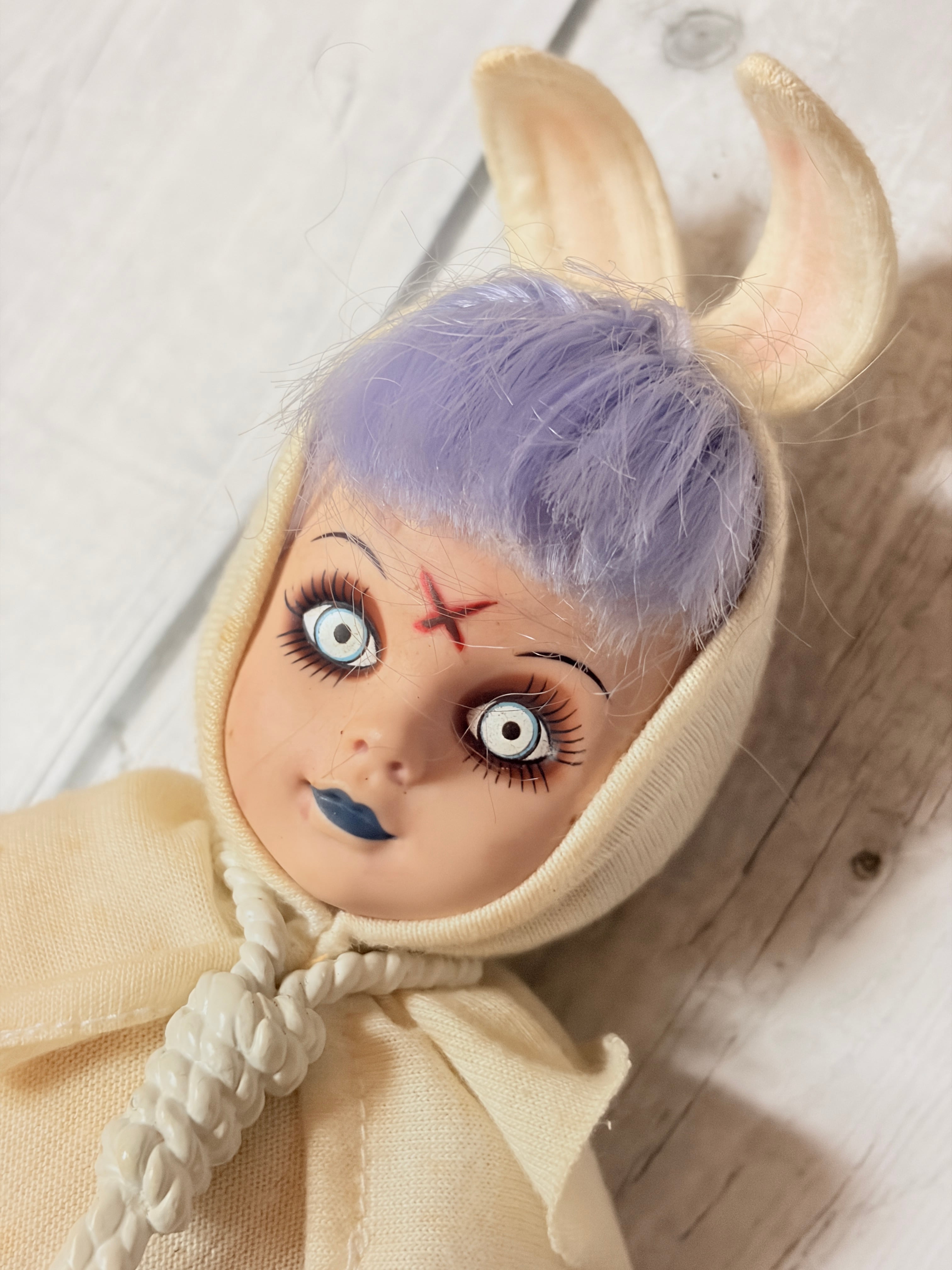 Living Dead Dolls Series 1 Eggzorcist ※本体のみ