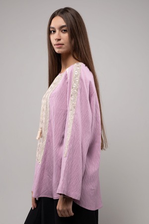 ウクライナ刺繍ヴィシヴァンカ グラージュ・ニジンカ（平行縫い）　シルク手刺繍　ブラウス　麻　レディース・フリーサイズ