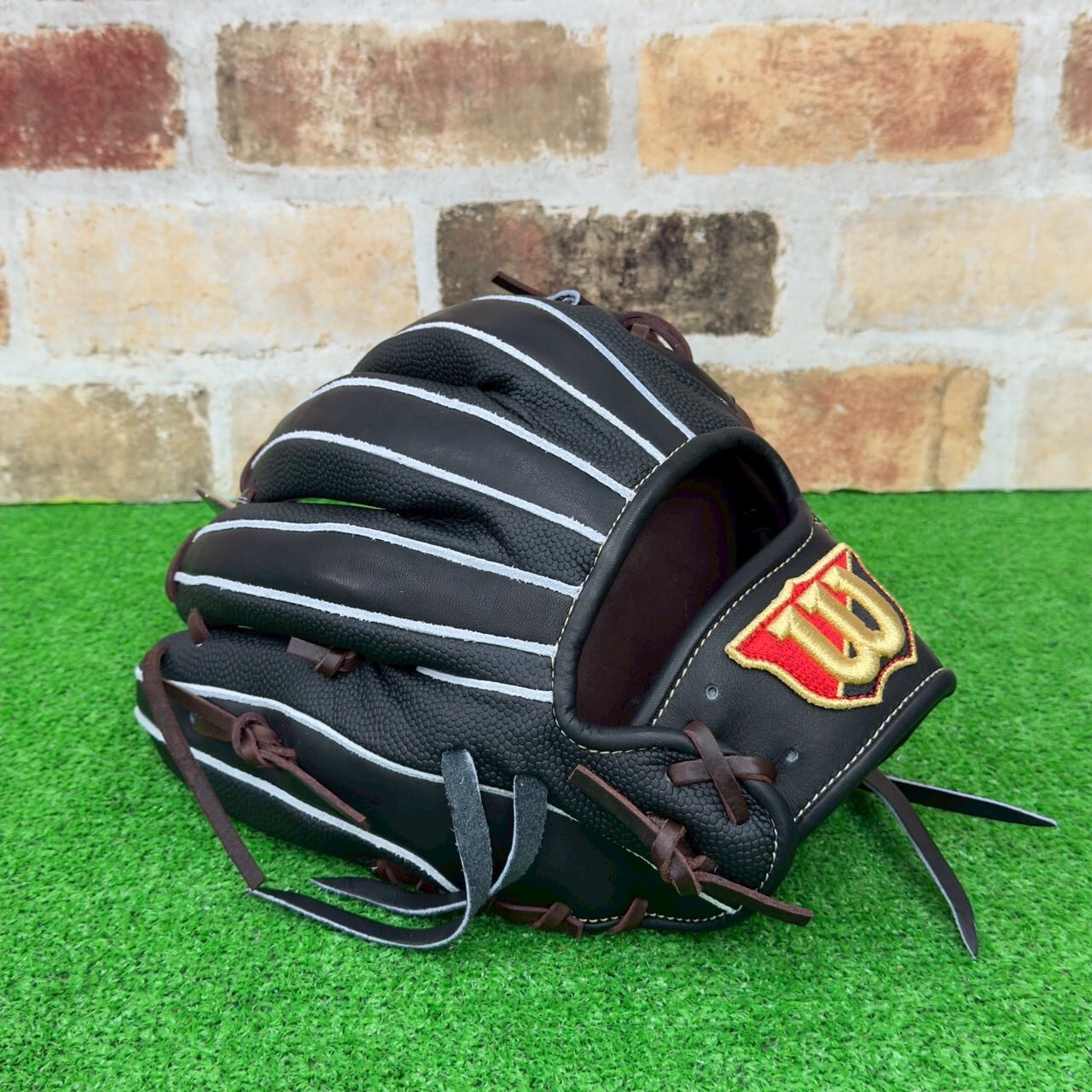 ウイルソンスタッフ　1975型　新品未使用品　軟式用 大人気】 Wilson staff 軟式グローブ 1975型 WBW104336 WBW104337