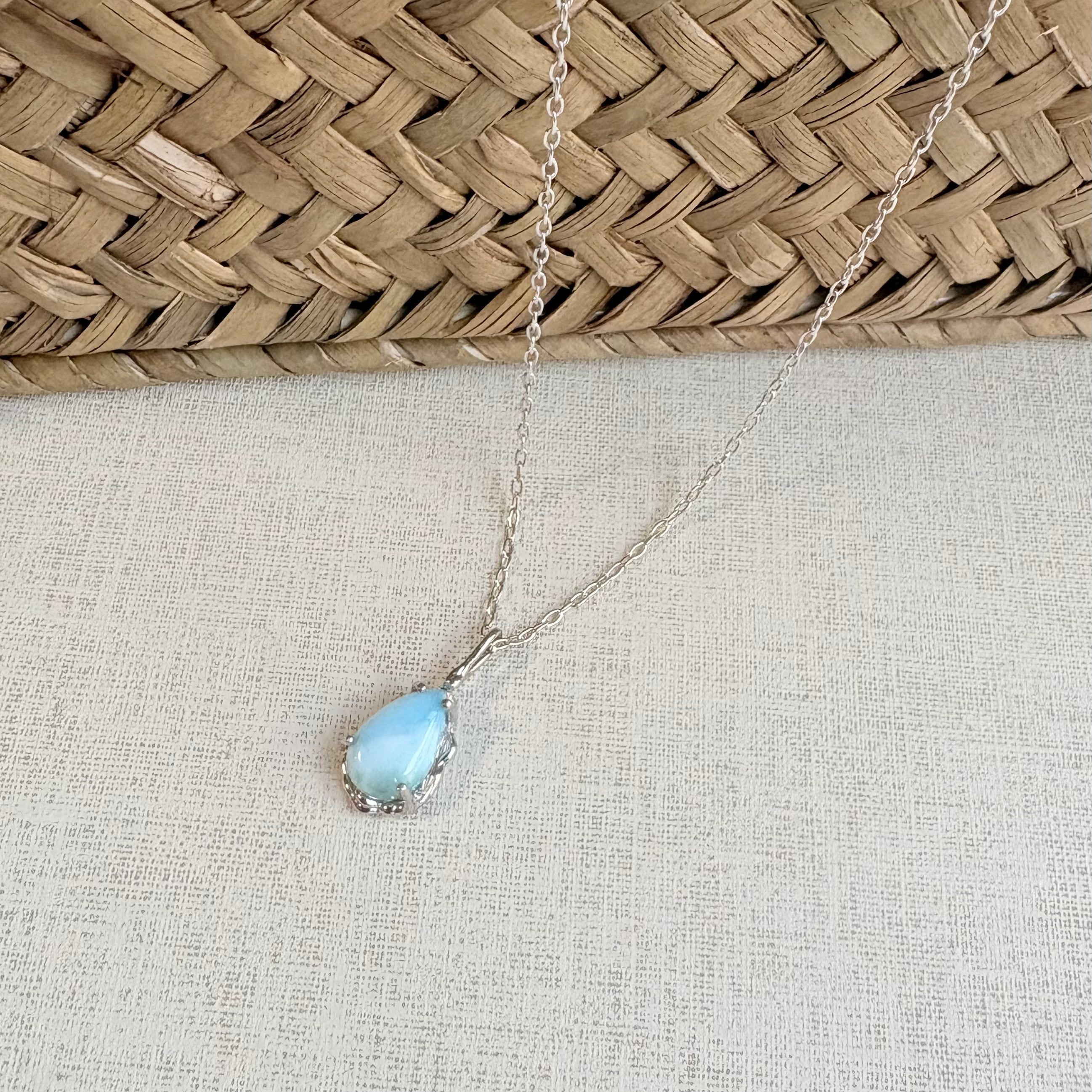 ラリマードロップのシルバーネックレス