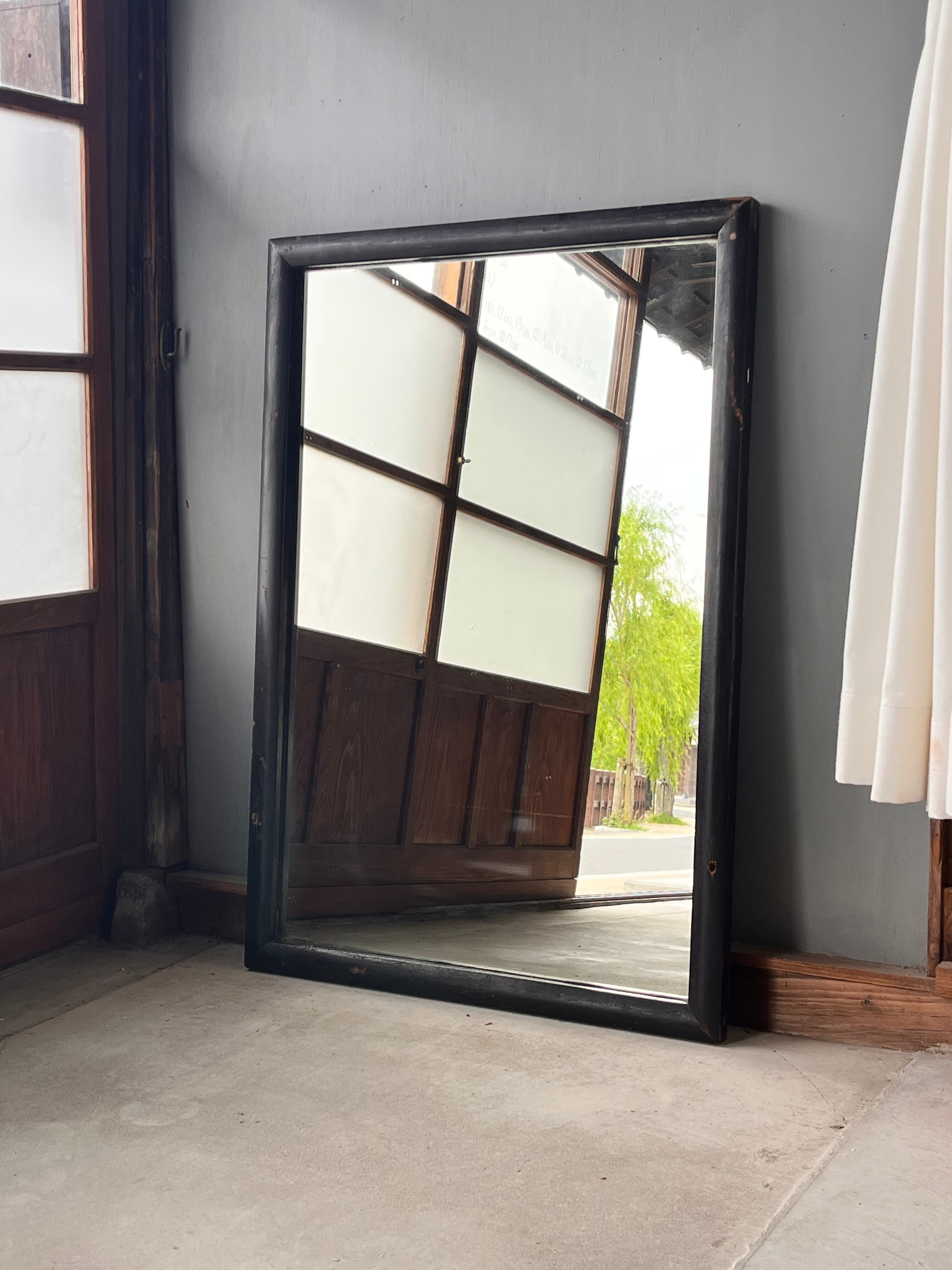 重厚な大きい鏡 | Legacy Market［レガシーマーケット］｜古道具・古