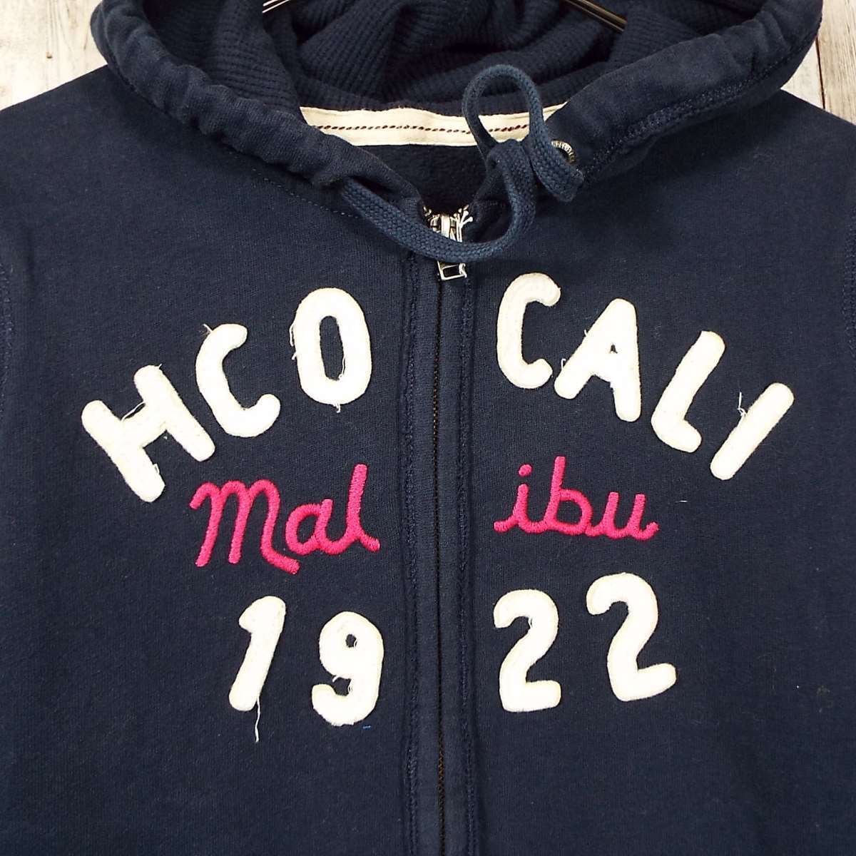 SOLD OUT】【アメリカ古着】Hollister ホリスター パッチロゴ ZIP