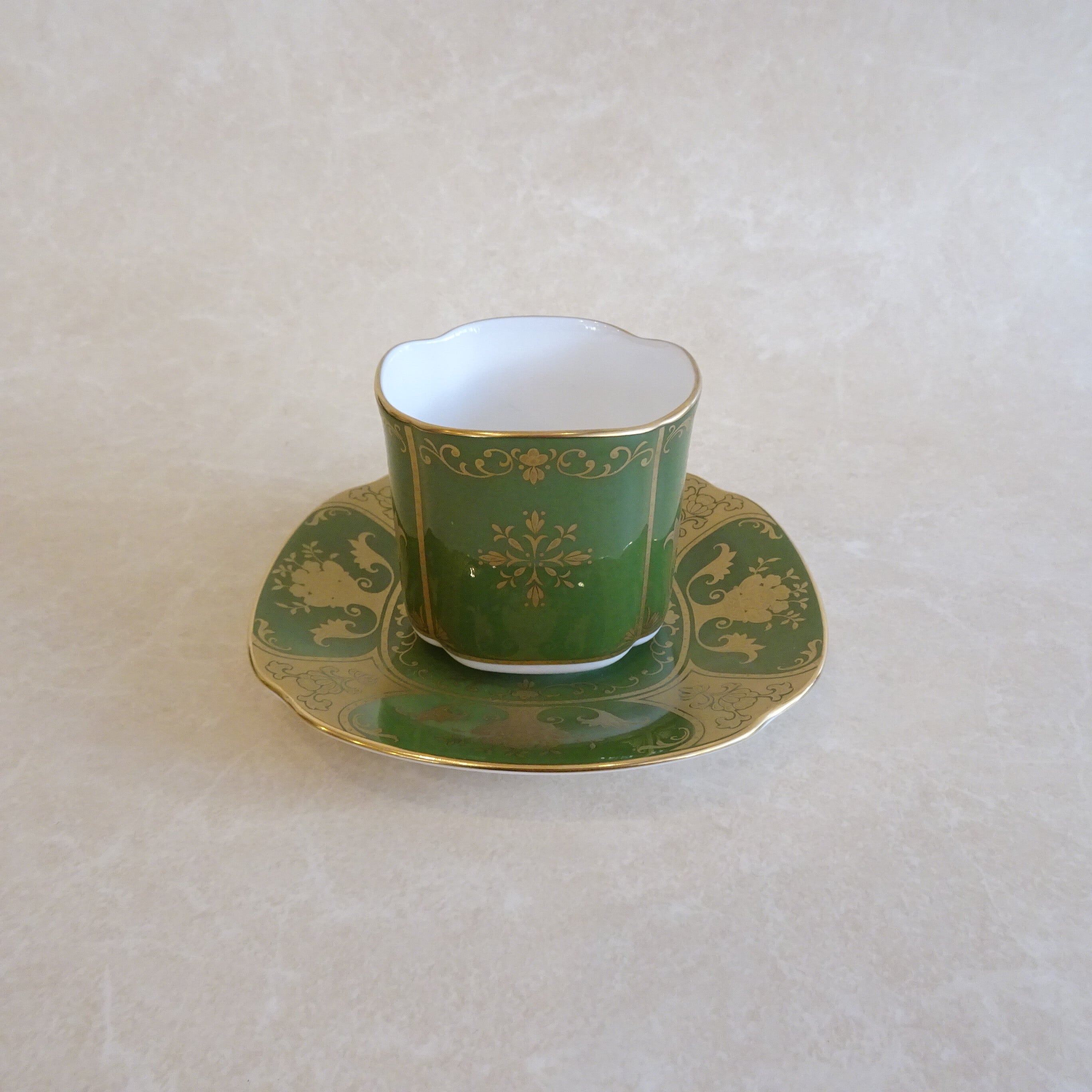 Sango モスグリーンとフラワーコンポートのカップ＆ソーサー | 純喫茶