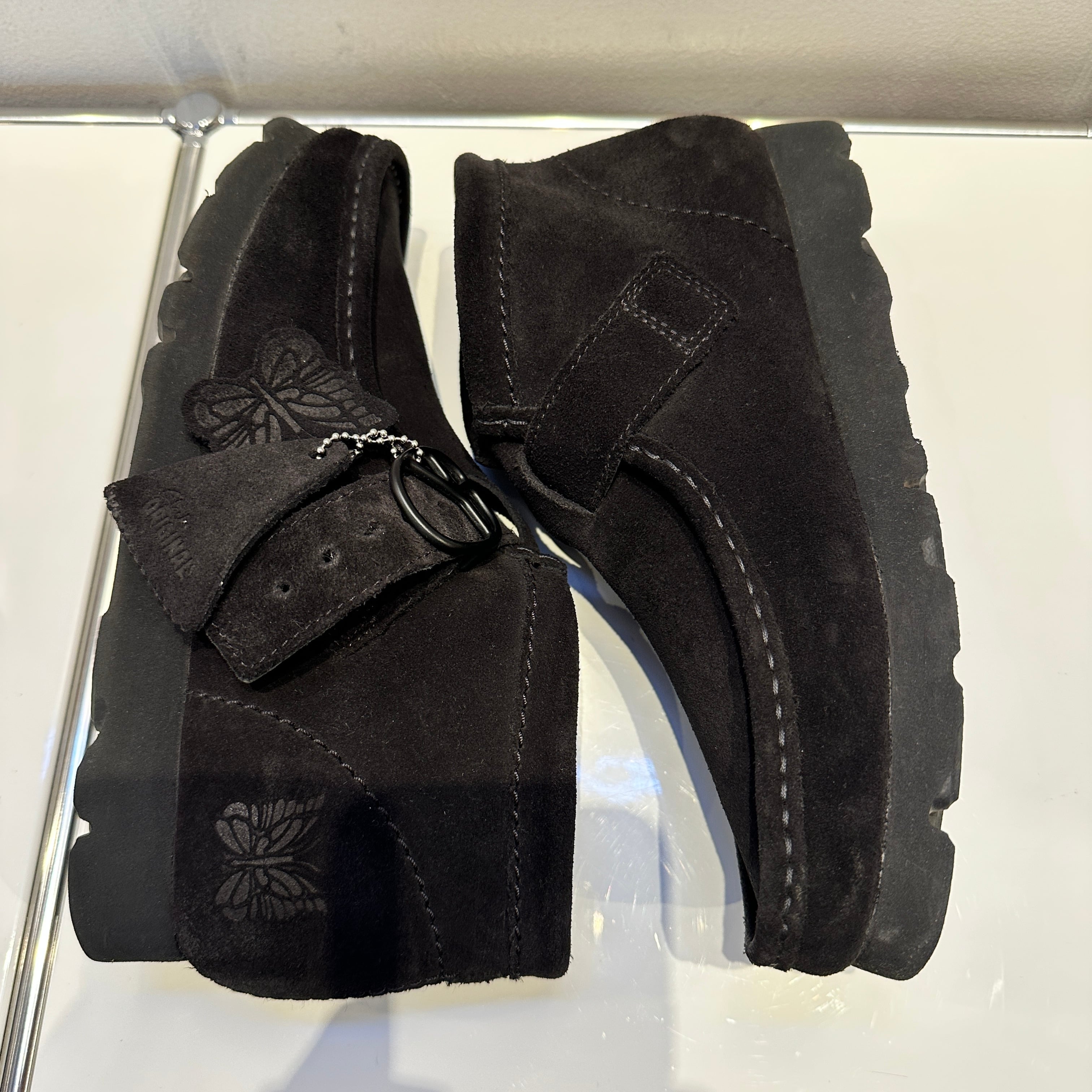 CLARKS x NEEDLES WALABEE BLACK 8M | safarionline
