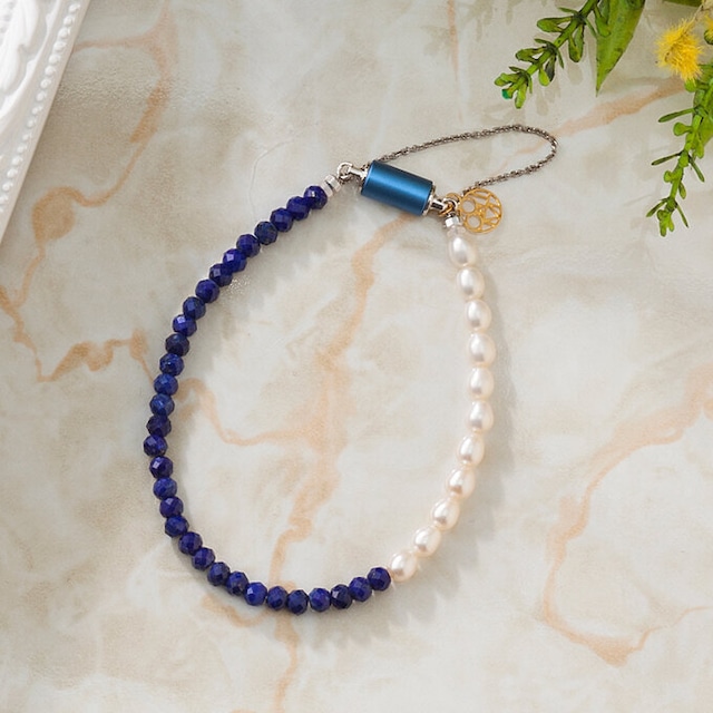 フェルメールの「牛乳を注ぐ女」ブレスレット