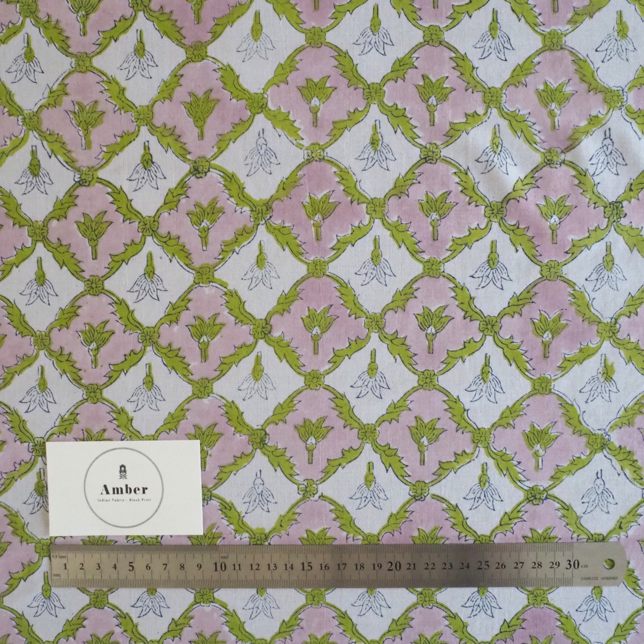 ブロックプリント生地【50cm単位】インド綿  ジャール柄 ホワイト×くすみピンク×グリーン #51515-WT1