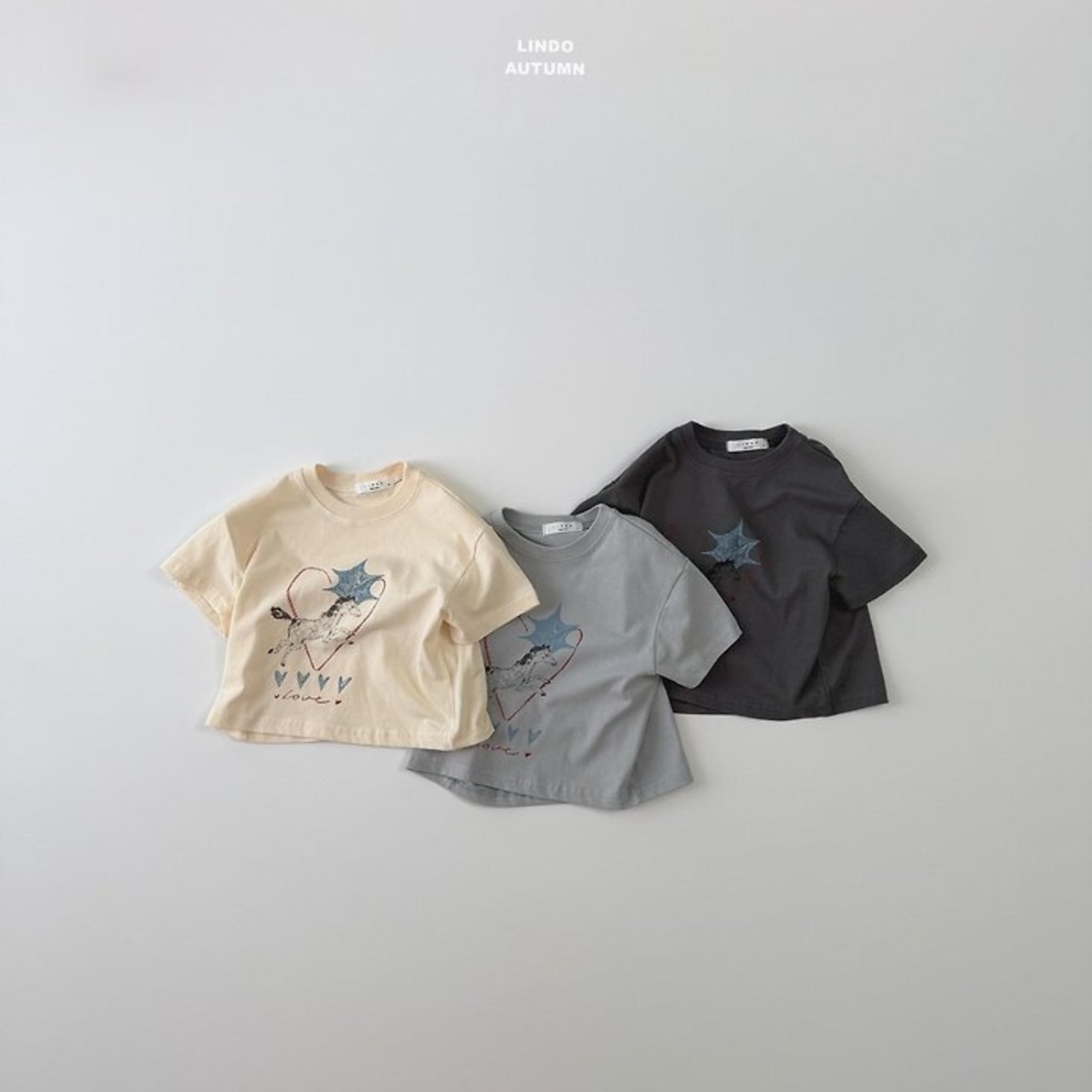 韓国子供服 / LINDO / スケッチ 半袖Tシャツ / 秋服 *XS~XL*