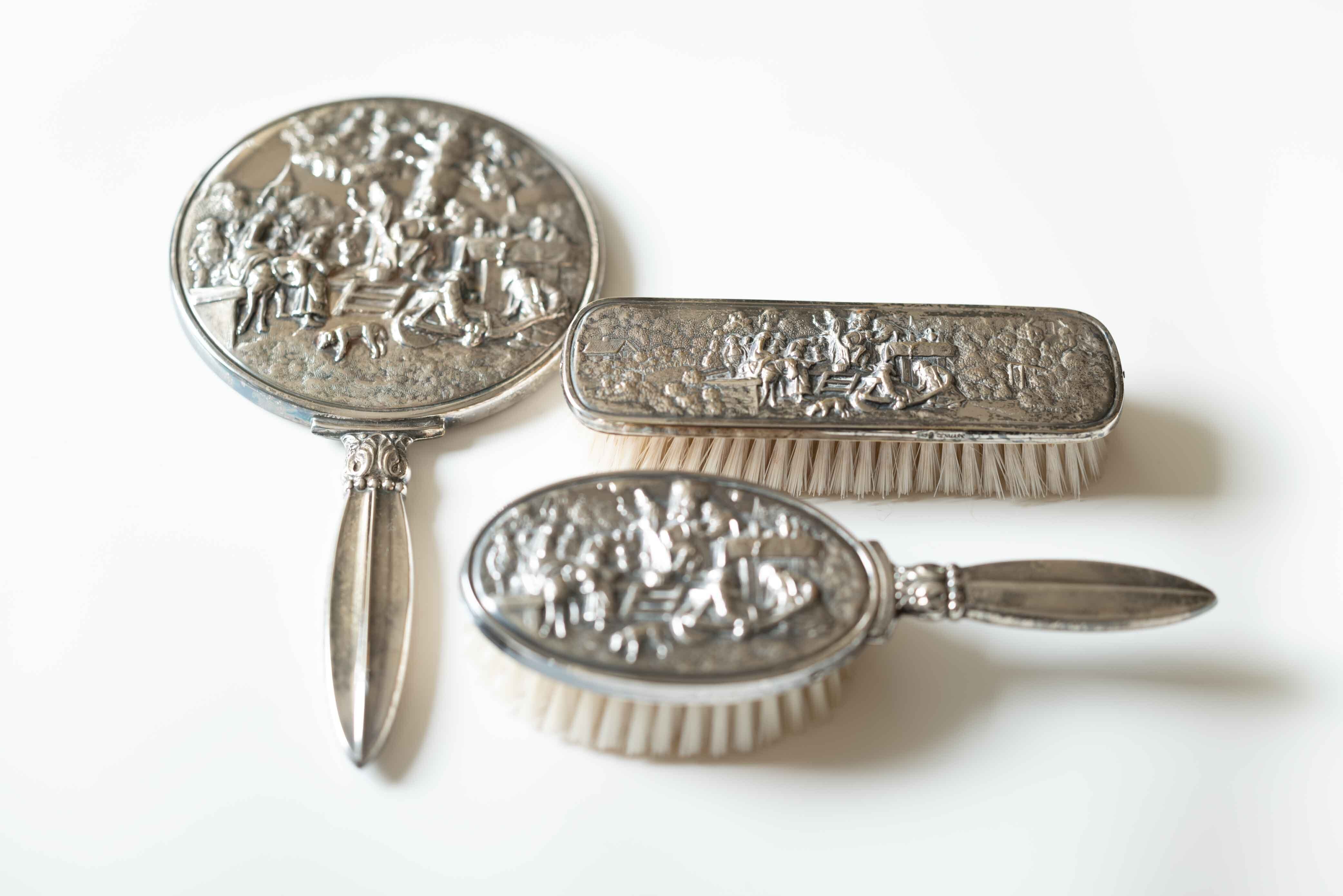 シルバー製 手鏡 洋服ブラシ 靴ブラシの3点セット デンマーク製純銀