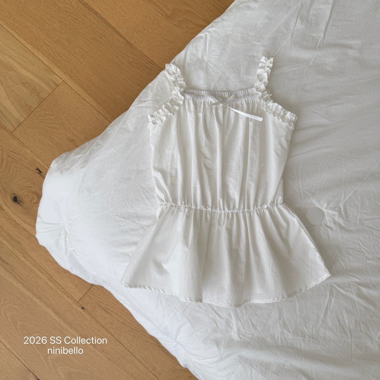 [ninibello] Shine Sleeveless Blouse / [니니벨로] 샤인나시블라우스