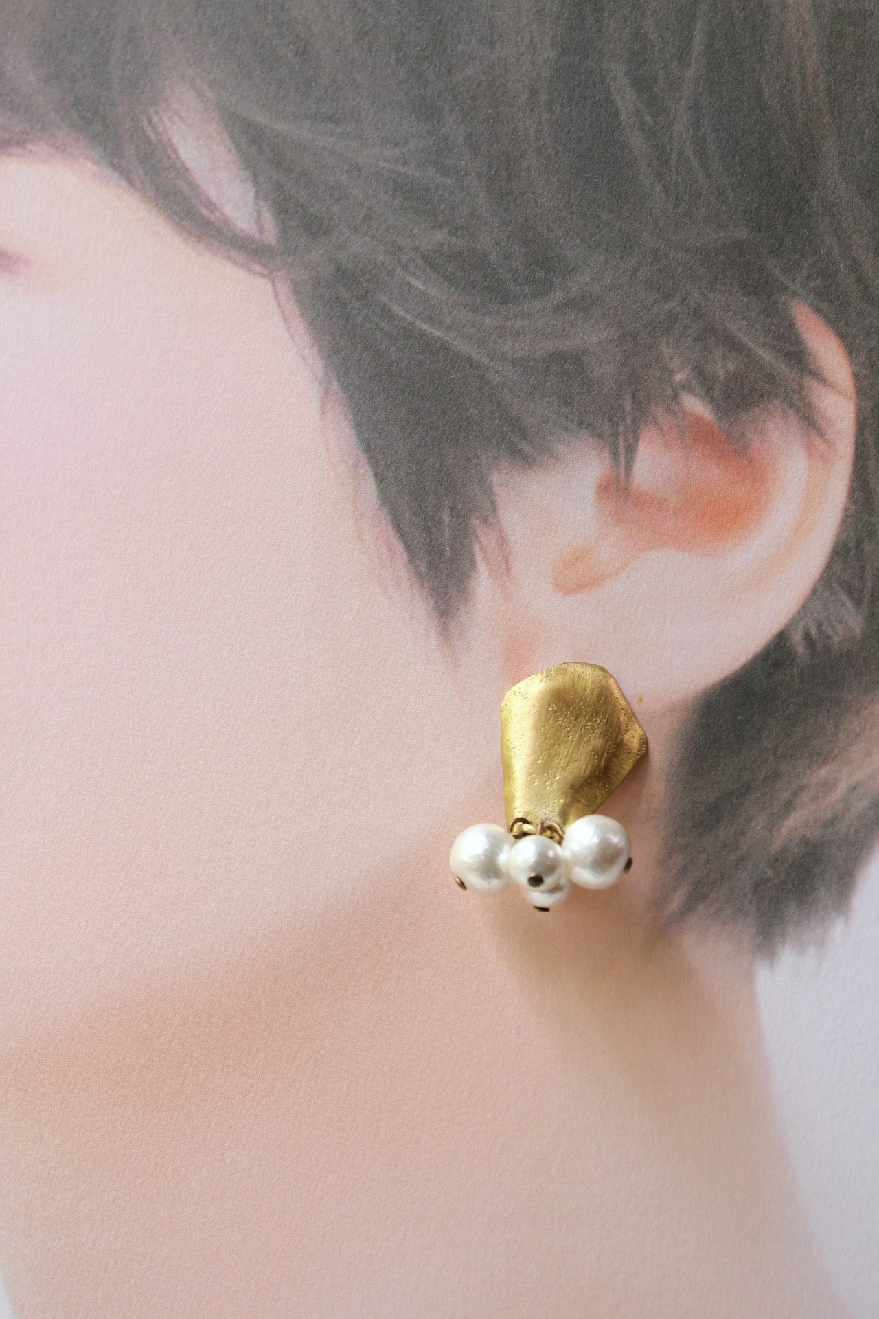 コットンパールのピアス/真鍮
