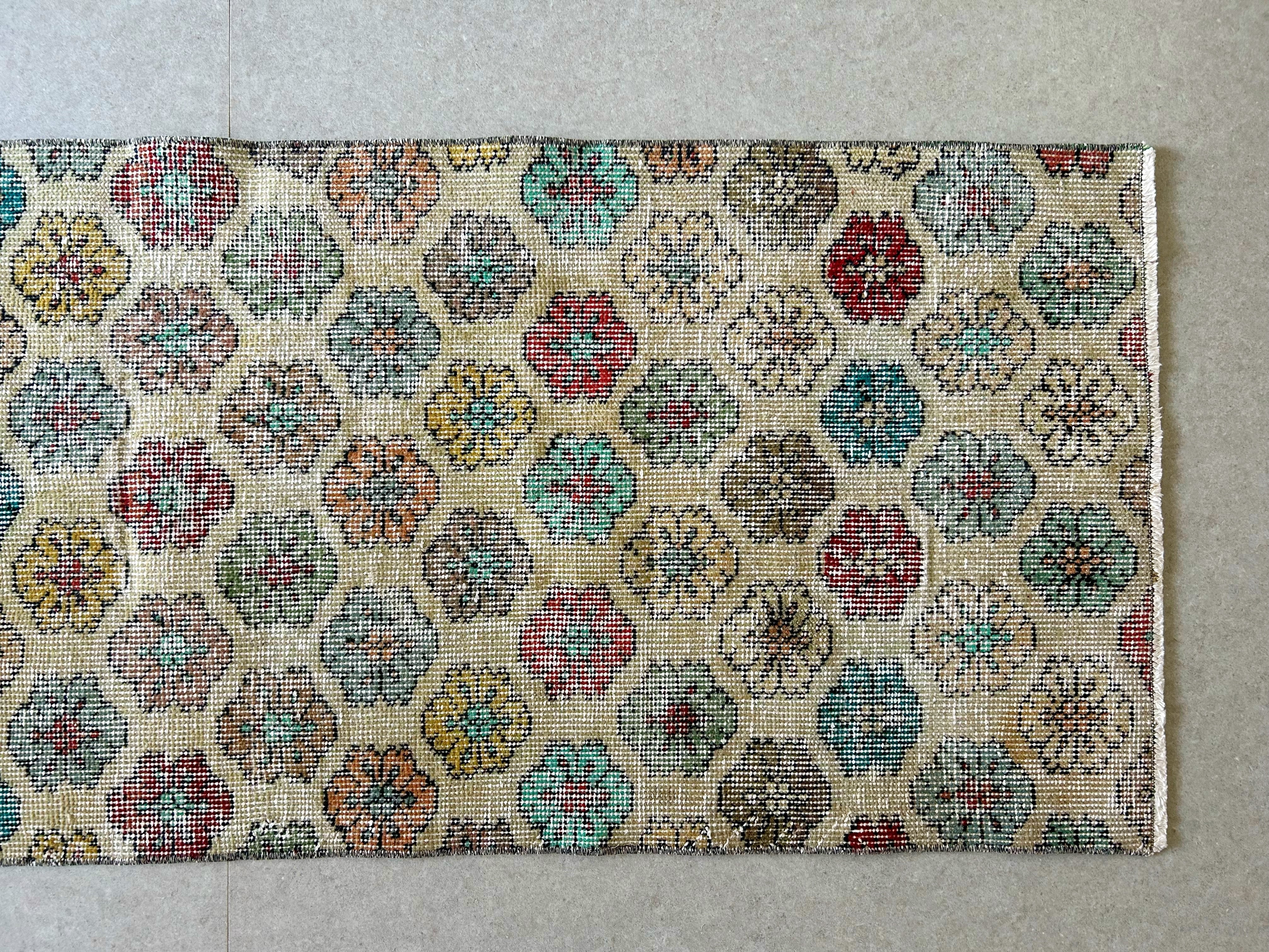 ＊ヴィンテージラグ トルコラグ ラウンドラグ Vintage rug 03＊ ヴィンテージラグ | トルコ・ドアサイズ No.03 | 赤紫色 | 84×43 – tiflo