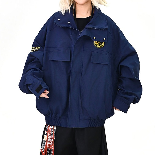 エンブレムワッペンスタンドネックブルゾン 2col   R01446