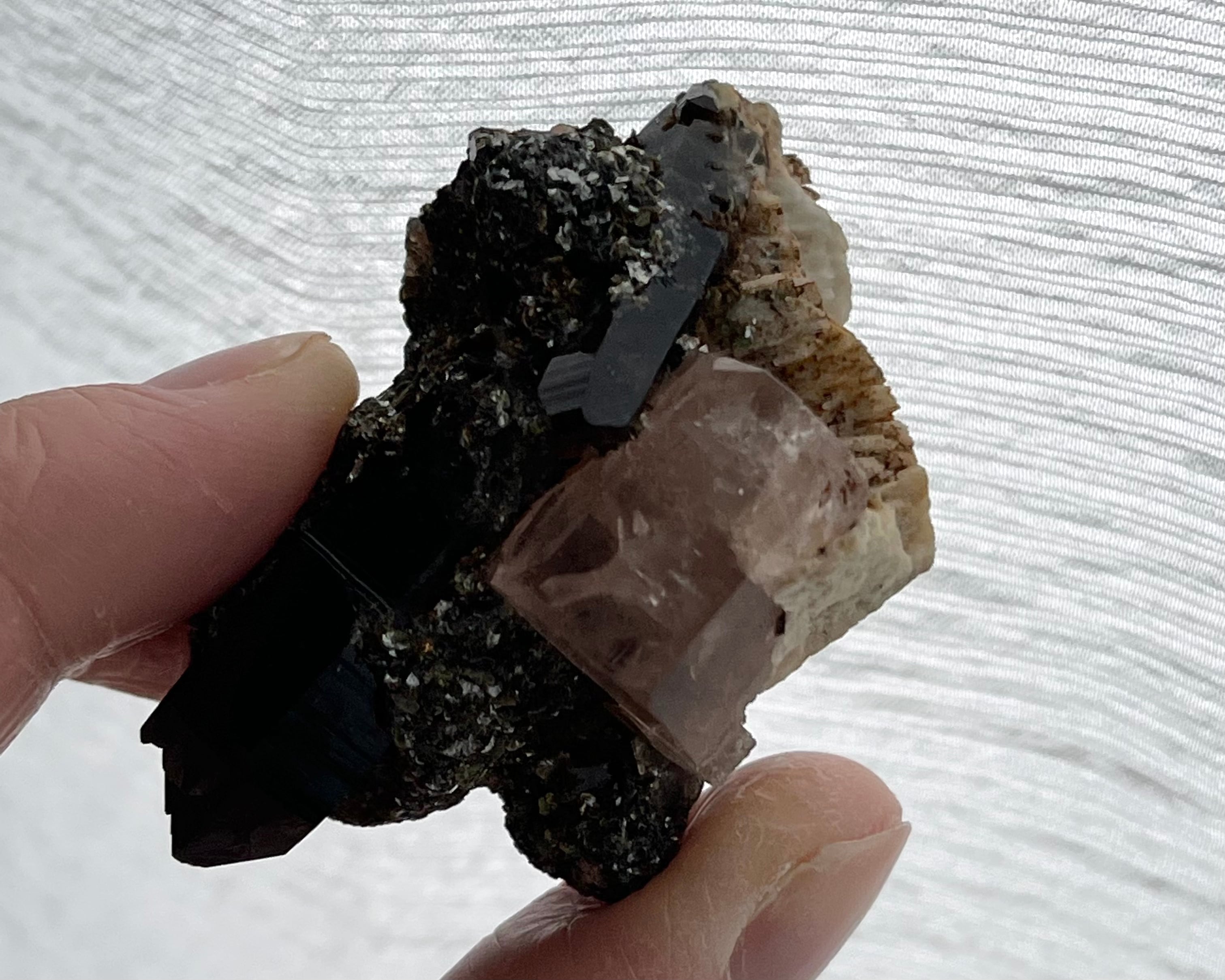 スモーキークォーツ マカバスター 台座付き フローロアパタイト / スモーキークォーツ【Fluorapatite with Smoky