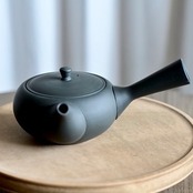 東屋 平急須　横手(右利き用) 鳥泥［4573503820070］2~3人用