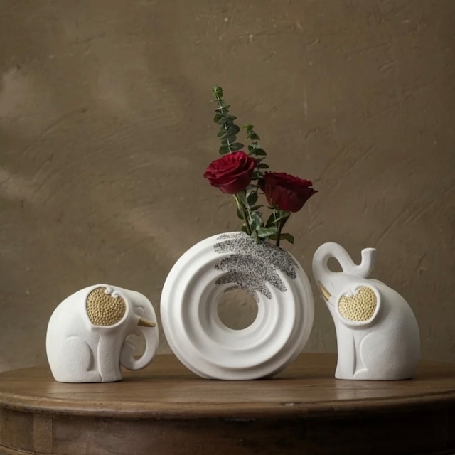 全2カラー【セラミックフラワーベース】 モダンデザイン 花瓶 装飾品 オブジェ 北欧インテリア 花器 一輪挿 デコレーションホワイト花瓶
