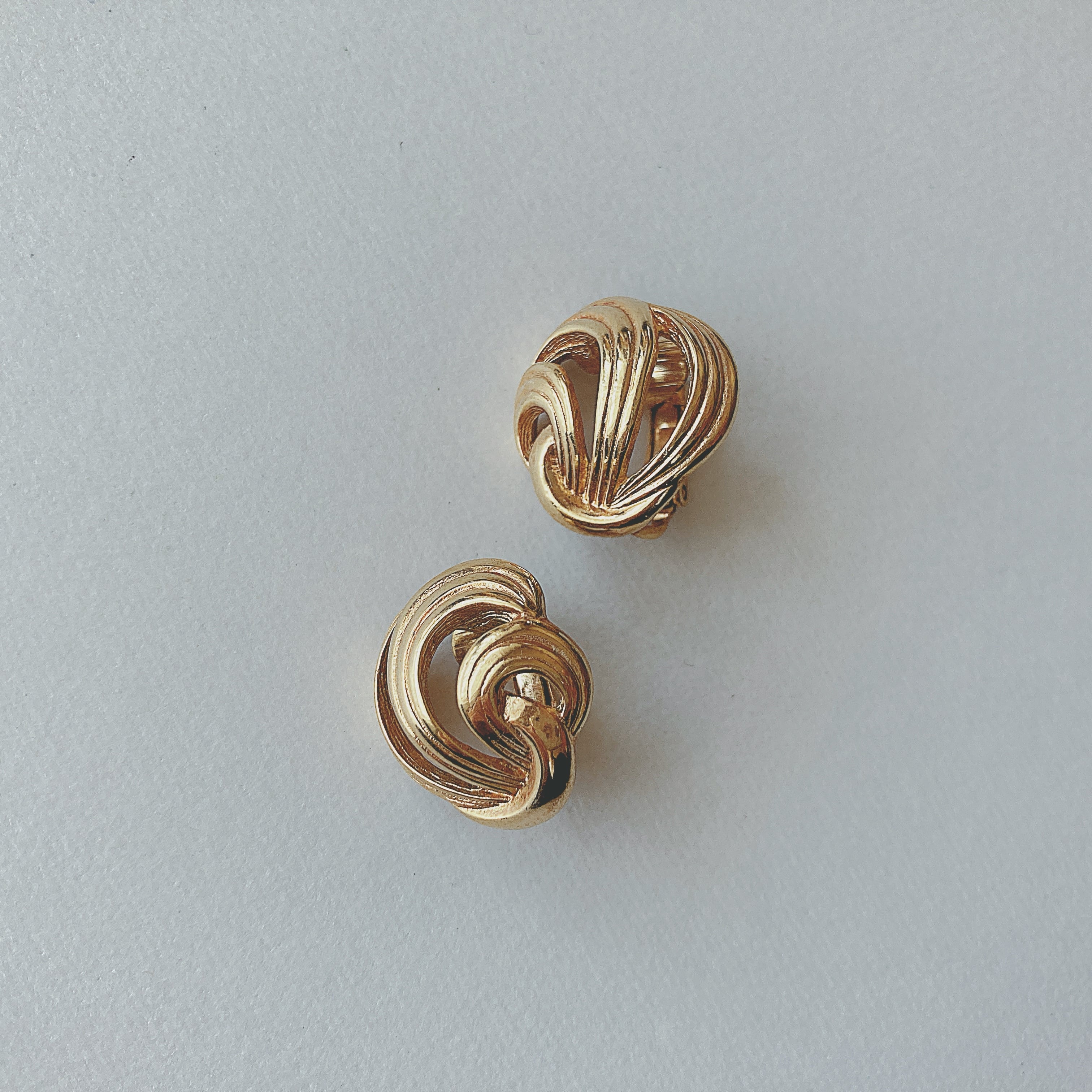 Christian Dior Vintage 70s GERMANY gold tone earrings ヴィンテージ　クリスチャンディオール　 70年代　ドイツ製　ゴールドトーン　イヤリング b1707