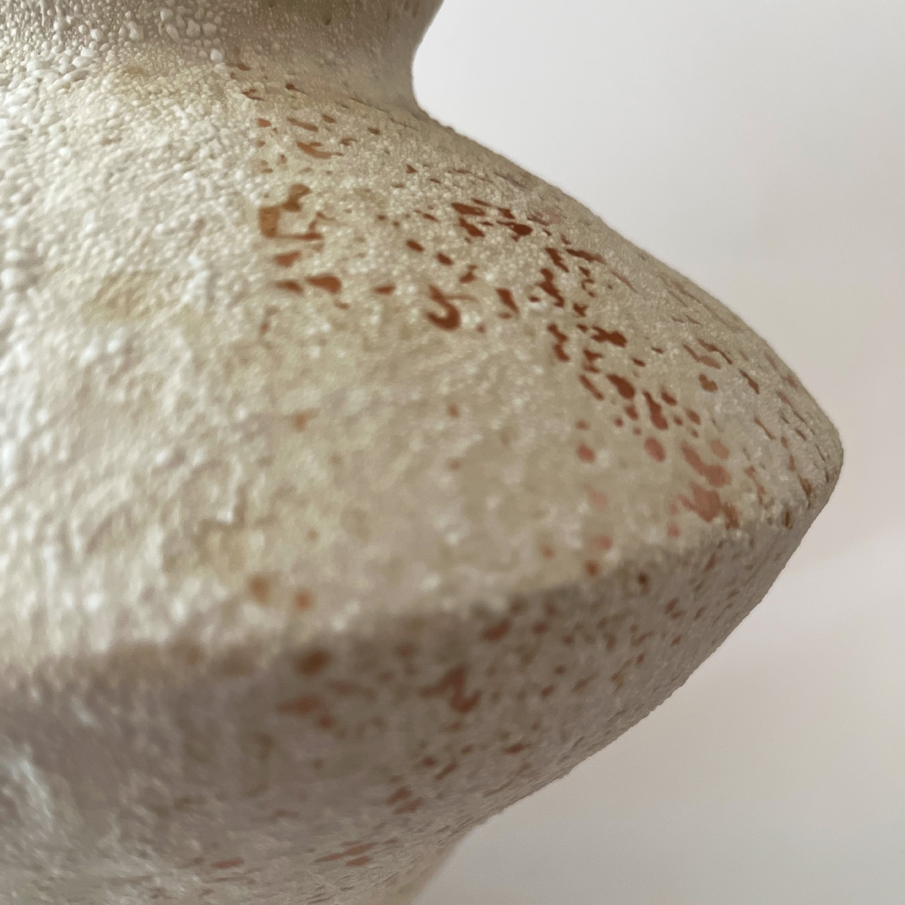Sand-Glazed Bi-Conical Vase / サンドグレイズ バイコニカルベース