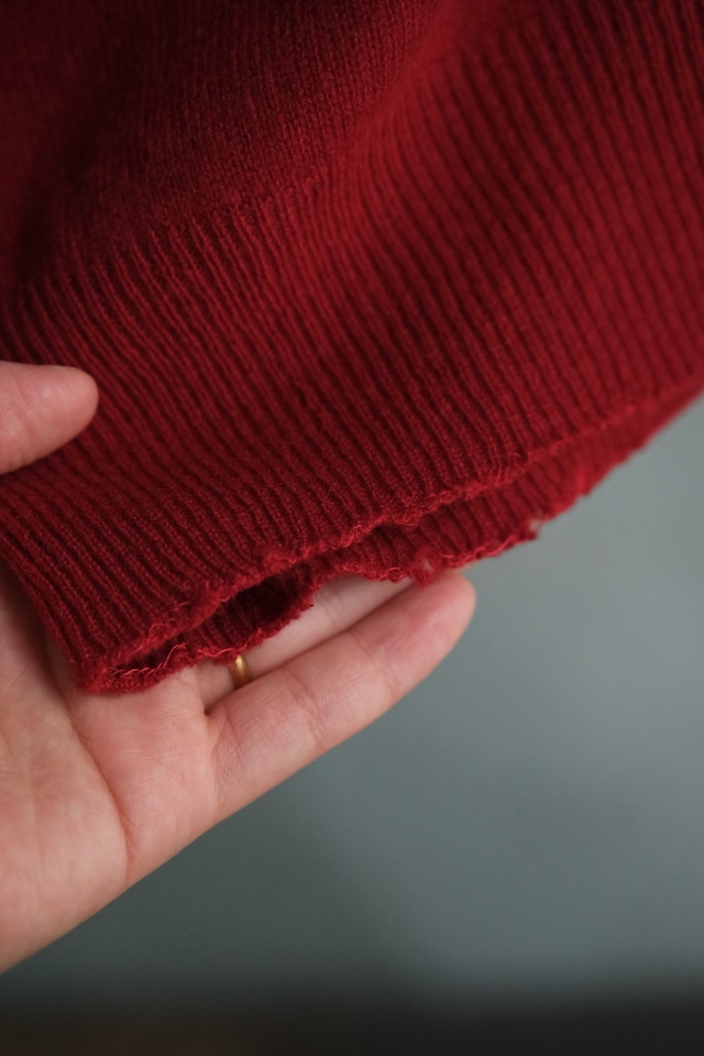 Utah/"Jos. A. Bank" v-neck cashmere sweater/red