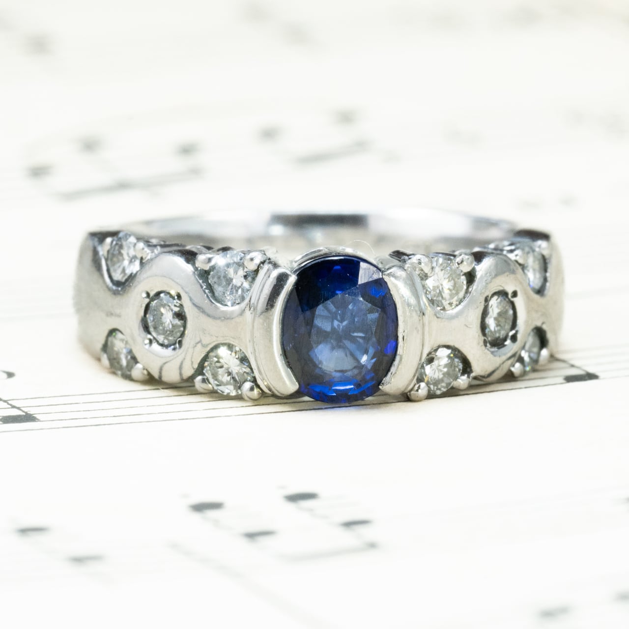 サファイア ダイヤモンド リング Pt900 ヴィンテージ モダンデザイン ~宇宙船の様な近未来的な美しさ~ MR00793