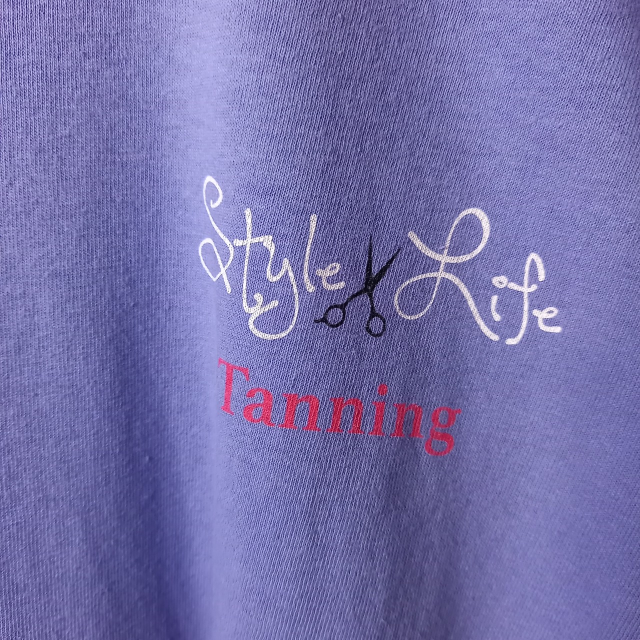 ノーブランド　クルーネック　プリントTシャツ　企業ロゴ　半袖　パープル