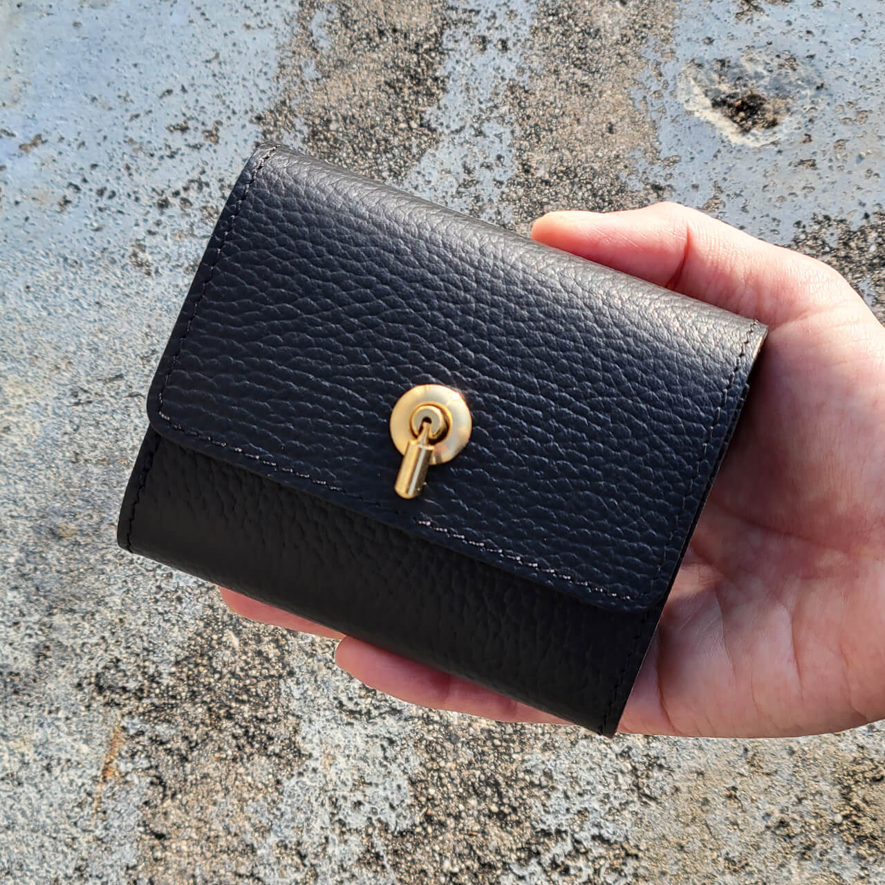 受注製作　オコシ金具ミニ財布　三つ折り　ブラック（シュリンク）