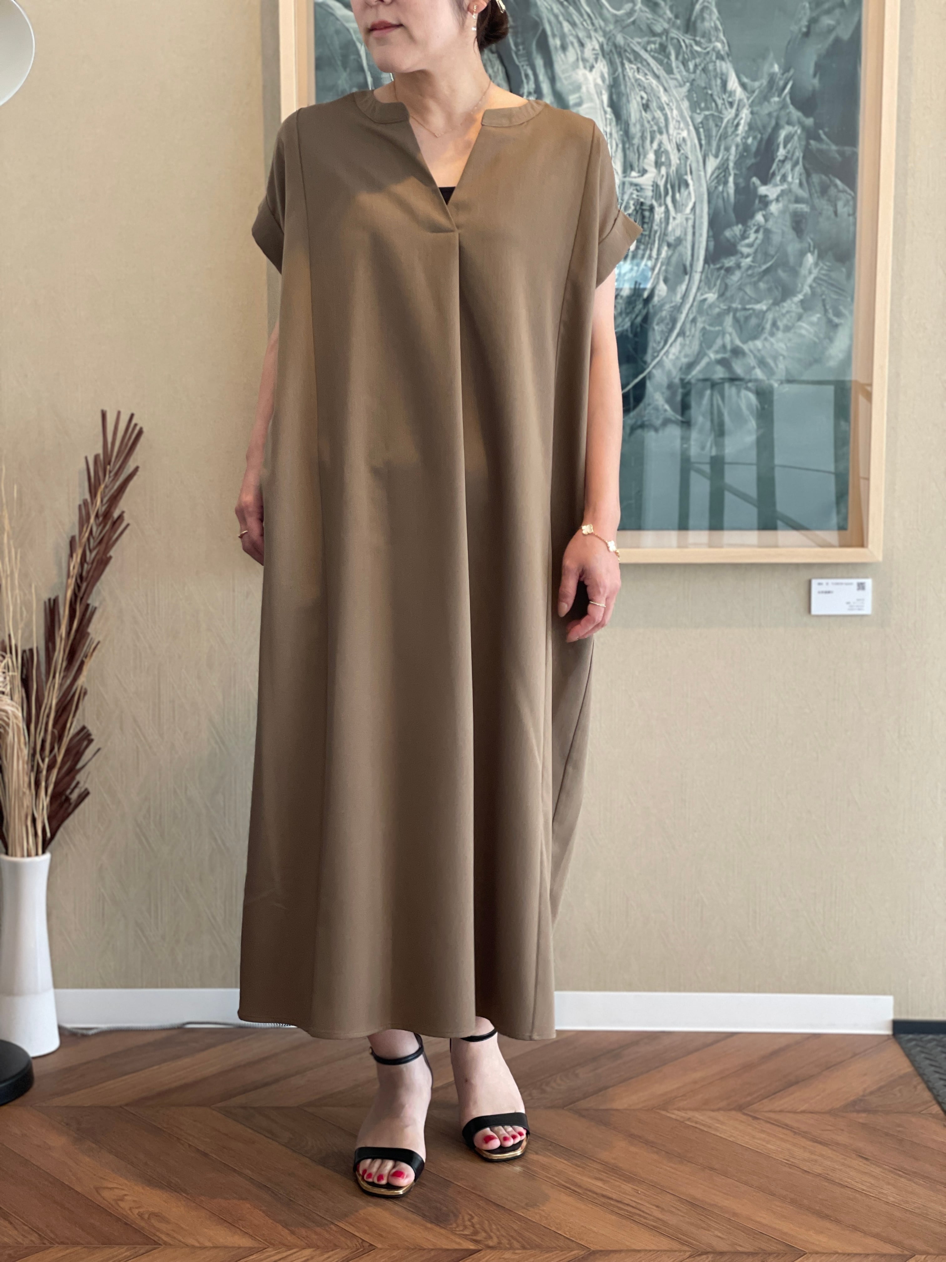 woman | Neutral Closet