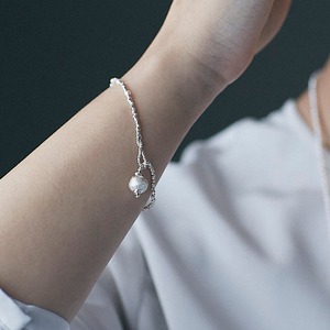 Leonie ブレスレット