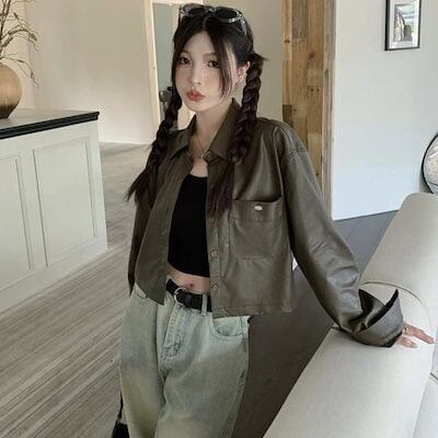 後ろ姿をおしゃれ魅せ クロップド バックシャン フェイクレザー