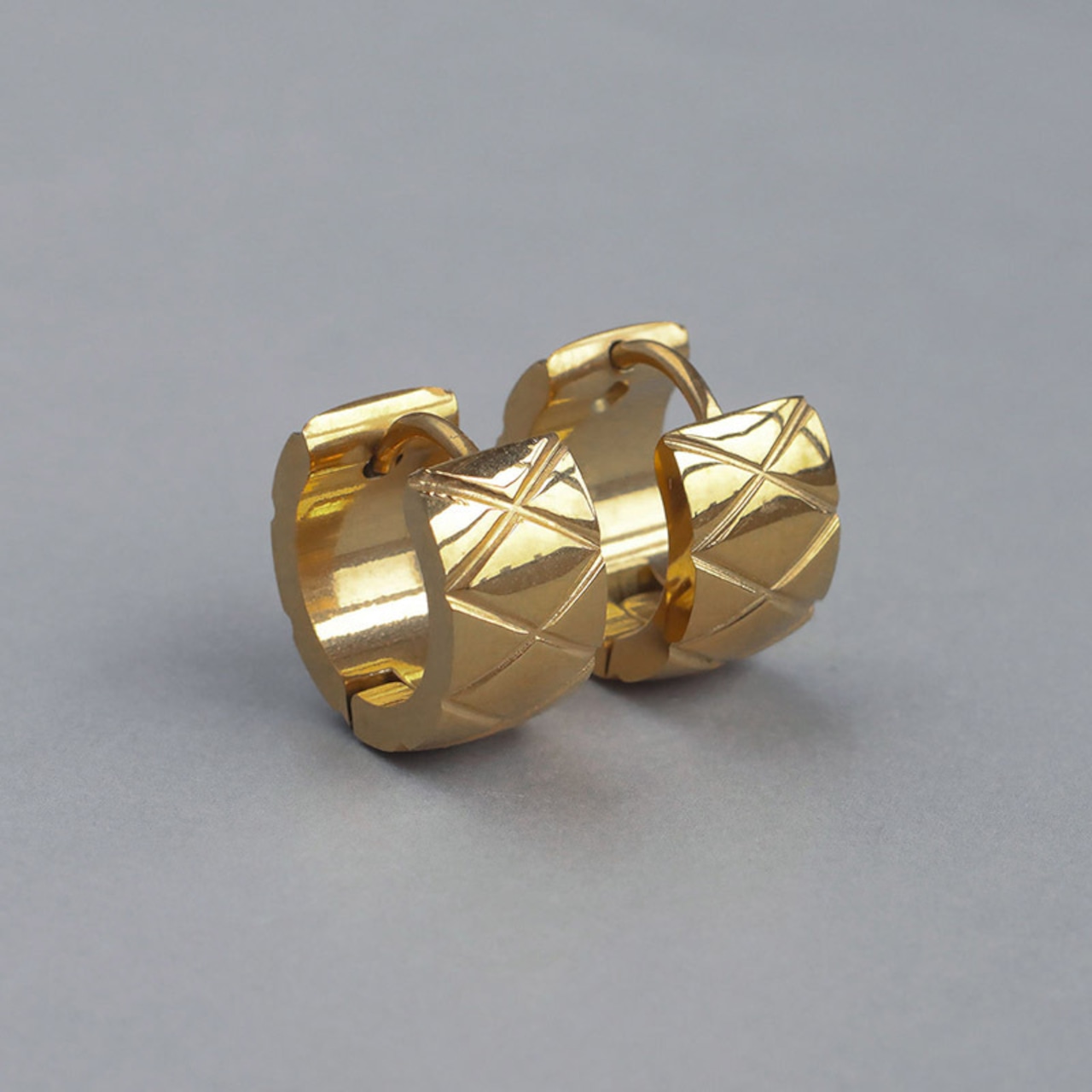 【ネコポス便】金属アレルギー対応のワイドキルトフープピアス　2607