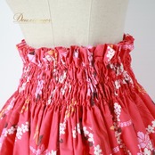 フラダンス 衣装 パウスカート レッド系 ハイビスカス柄 花柄 植物柄 ハワイアンプリント アロハ フラ ダンス レッスン 練習 華やか 鮮やか かわいい おしゃれ シングル スカート ピンク系 ホワイト系 オレンジ系 ブラウン系 赤 ピンク 白 橙 茶 フラ衣装 ダンススカート リゾートスタイル カジュアル 可愛いデザイン レディースファッション