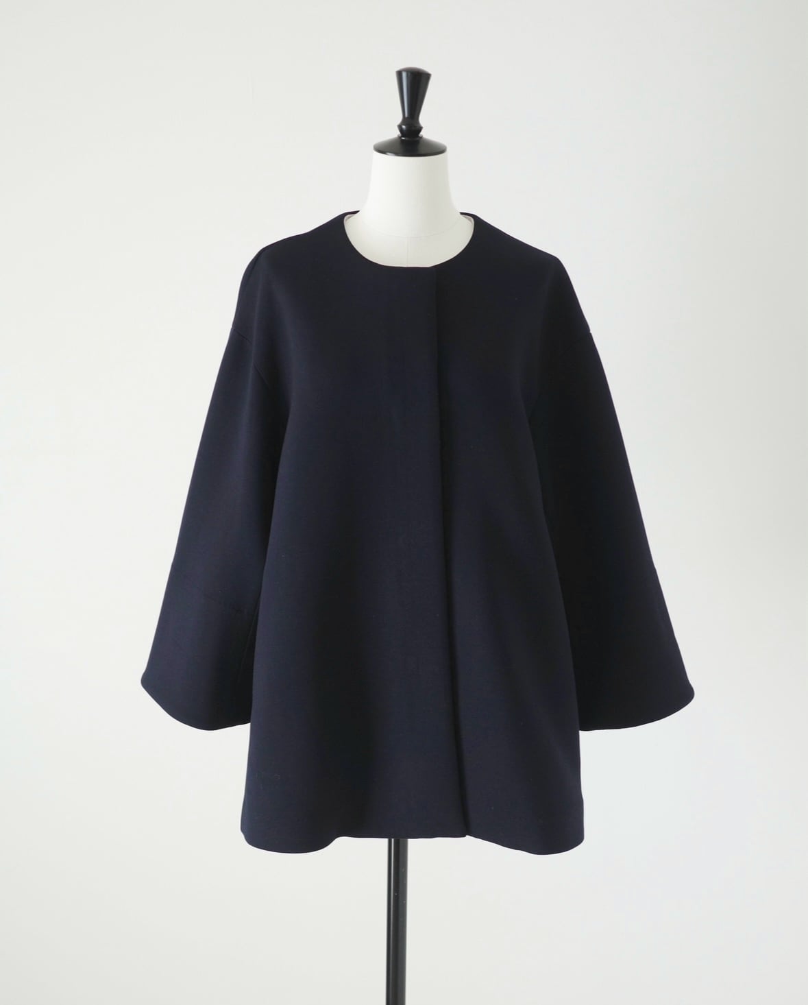 hitomi　低身長ブランド　黒 スリムフィット パンツ 　XS　新品 スリット入りスティックパンツ [M3750] - レディースファッション通販