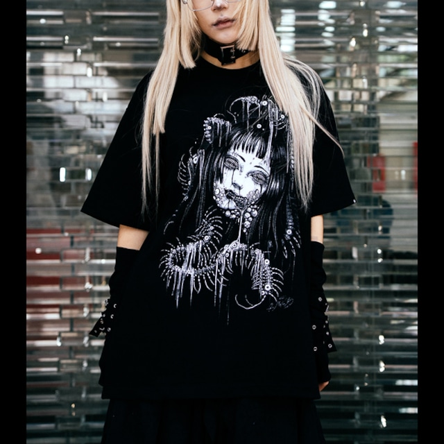 カオスレディセンチピードグラフィックショートスリーブTシャツ（ruf_03138）