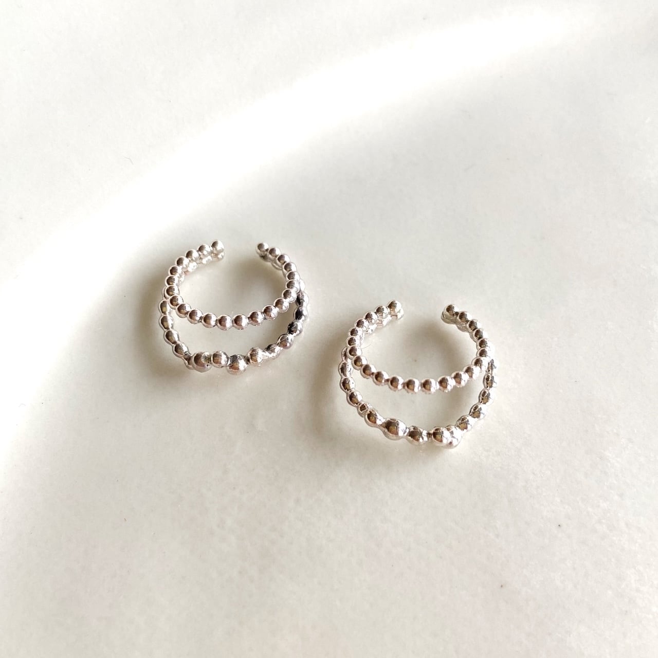 art jewelry marble 　粒々イヤーカフ　シングル