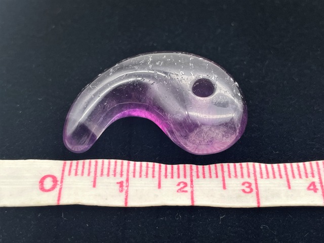 勾玉（アメジスト）