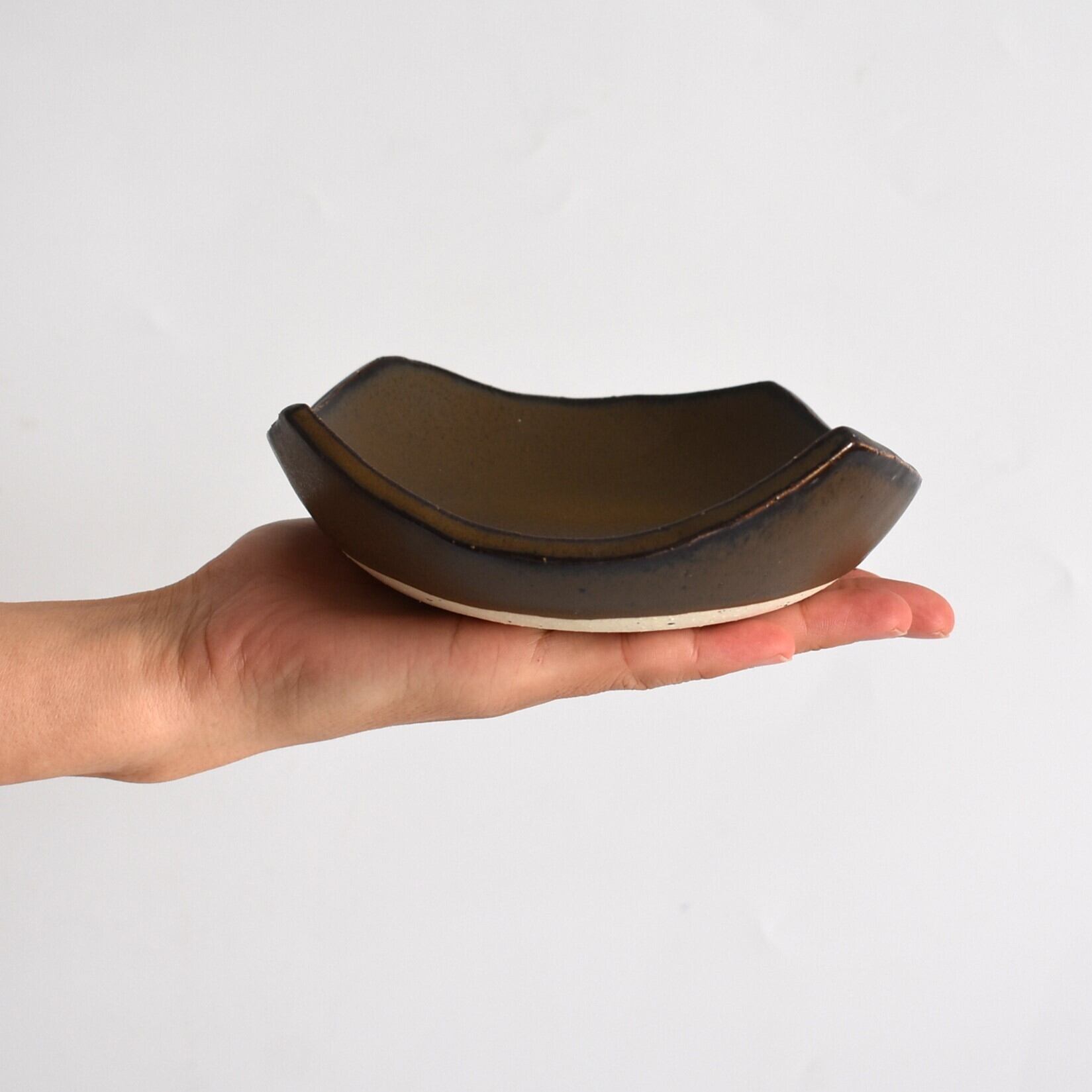 四角中皿 (黒/錆/アンティーク/白御影土) | cherie aimer trip（シェリ