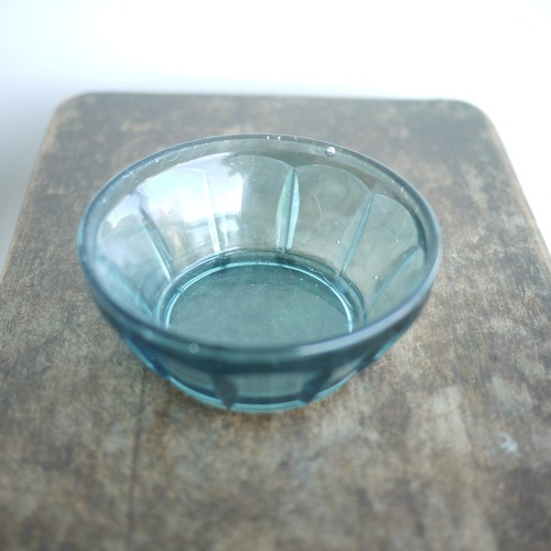 かき氷蜜豆皿１個　しのぎレリーフ小鉢