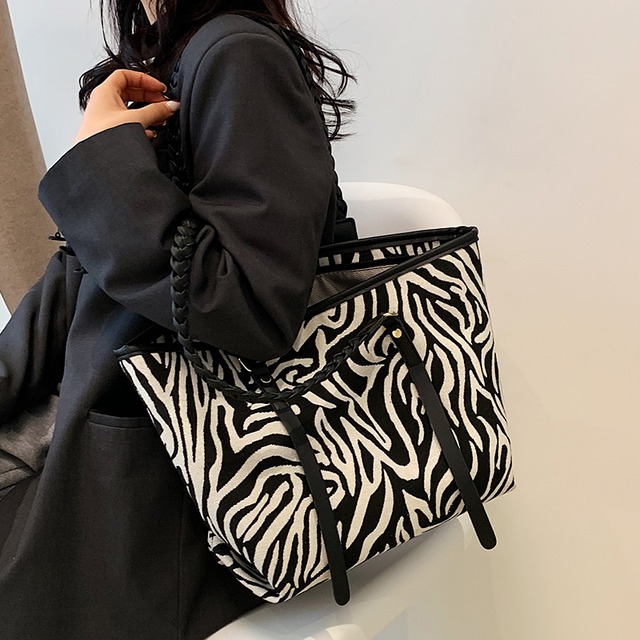 パターンシングルショルダーバッグ トートバッグ Tiancai_Wing_Bag12915547757