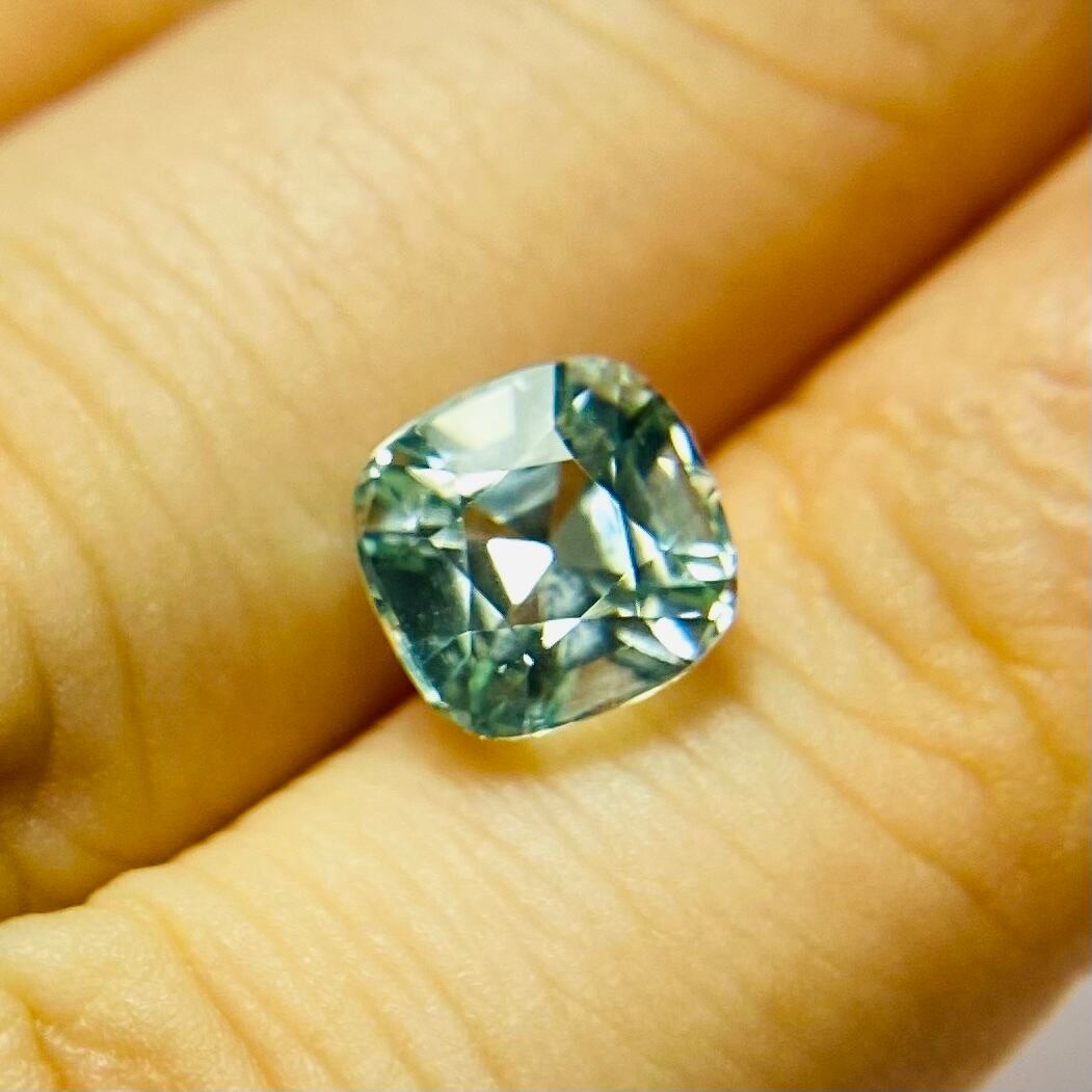 クールなアイスブルートルマリン