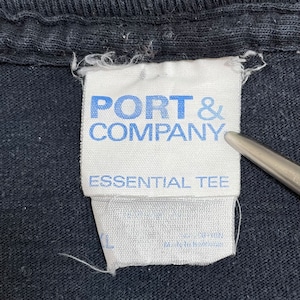 【PORT&COMPANY】企業系 ワンポイントロゴ バックプリント Tシャツ 半袖 黒t 夏物 US古着
