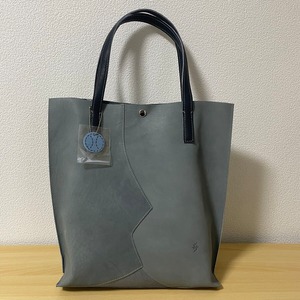 グローブレザー トートバック（縦型） グレー 【国産牛革】