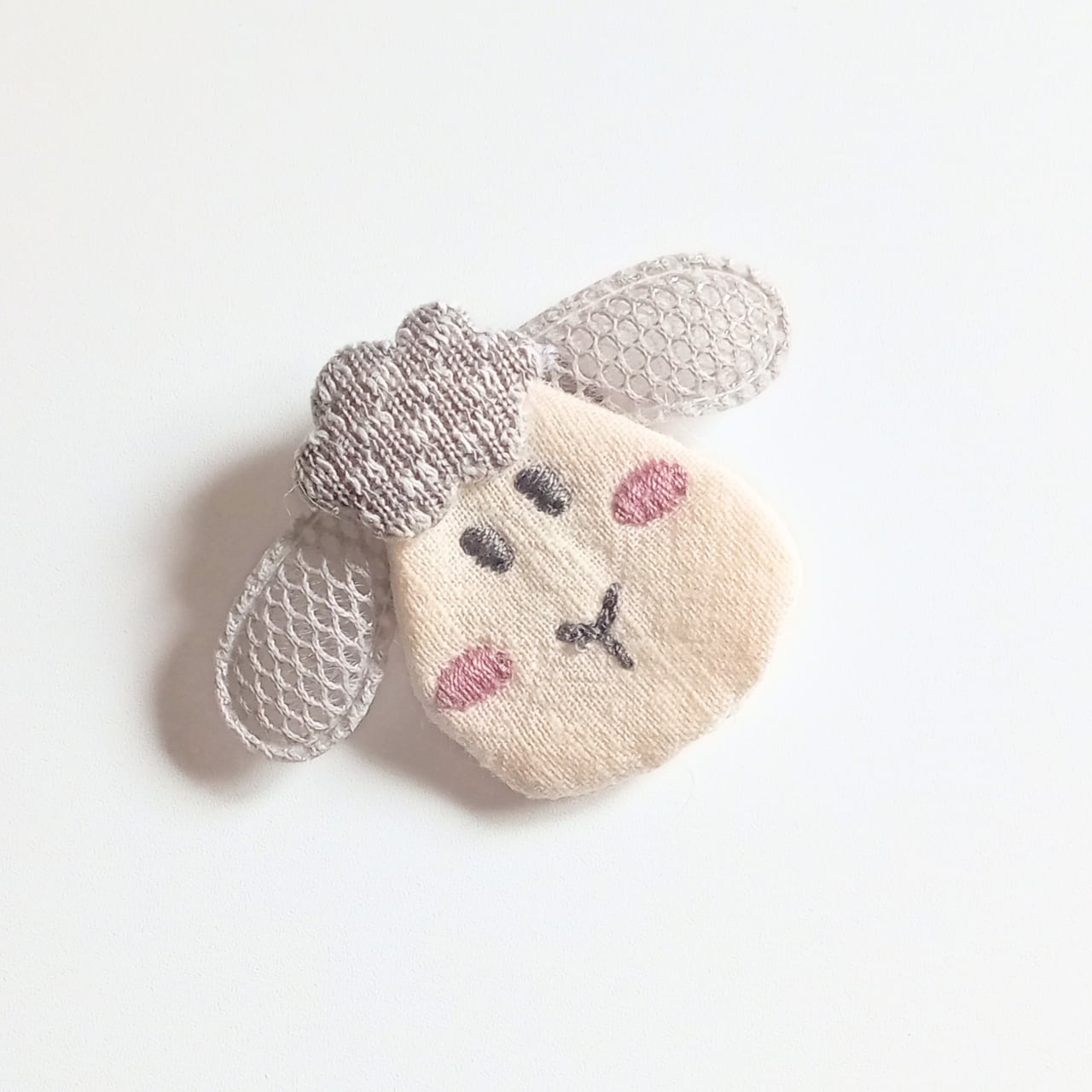 【closet meii】刺繍アニマル ブローチ｜ウサギ・ゾウ・ヒツジ・アヒル