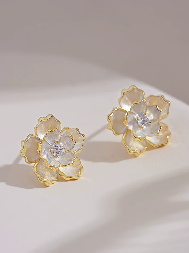 Flower type pierced earrings  L0604