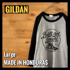 【GILDAN】七分袖 ベースボール Tシャツ スポーツカー プリント ラグラン メンズL  アメリカ古着