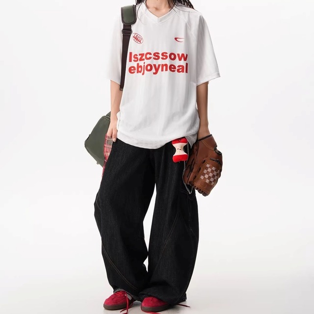 シャドーストライプVネックロゴプリントTシャツ 1col   R01931